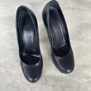 YSL Black leather tribute pumps